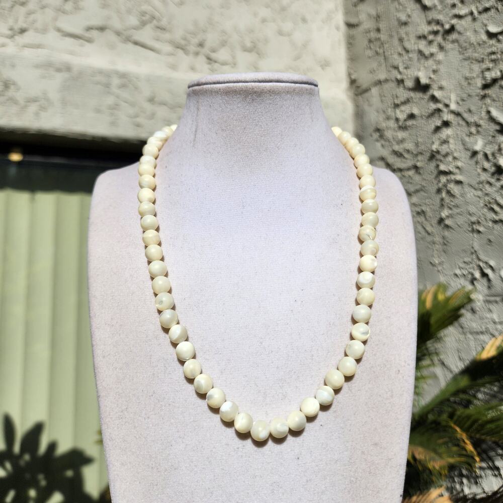 Vintage Balamuti Pearl Necklace MOP Shell Round Beaded Barrel Clasp 8mm - Picture 3 of 13